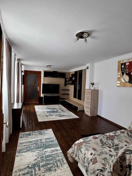 Casă cu 3 camere în Central