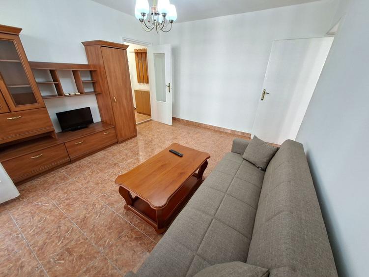 Apartament cu 3 camere semidecomandat în Ștefan cel Mare