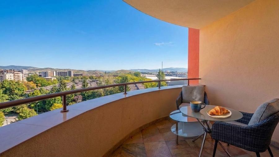 Garsonieră premium cu terasă și panoramă | Prima linie 13 Decembrie | Parcare | - 12