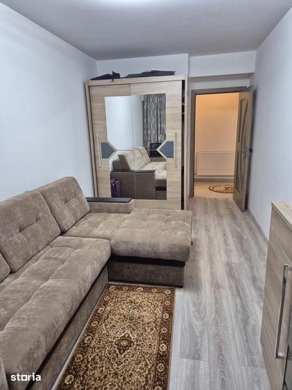 Apartament cu 3 camere în Mioriței