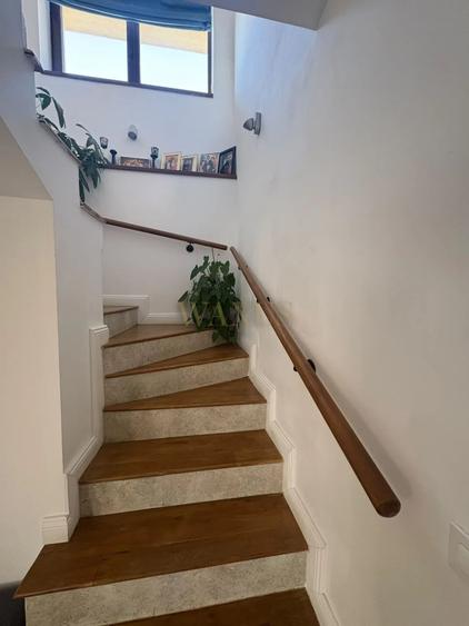 Casă individuală cu 5 camere cu Canalizare în Dâmbul Rotund