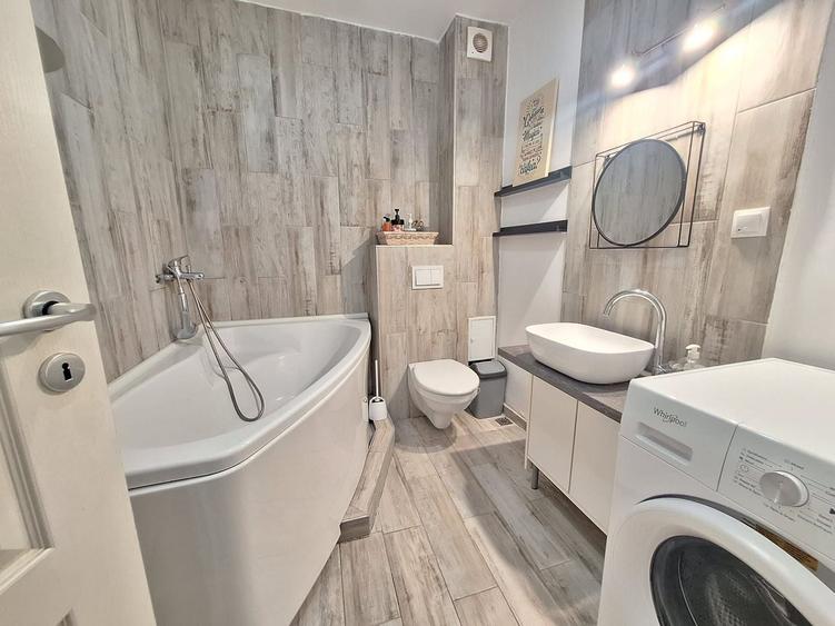 Apartament cu 2 camere semidecomandat, mobilat în Mărăști