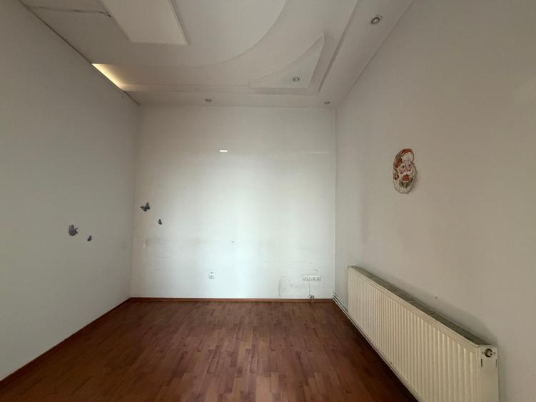 Spațiu comercial, de 75 mp, în Vasile Aaron