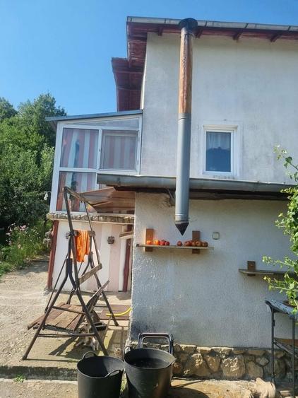 Casă cu 10 camere cu Teren 260 Mp în Central