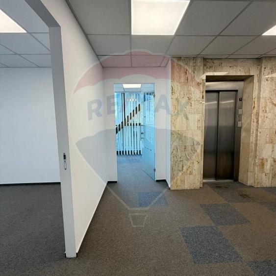 Birou, de 182.4700012207 mp, în Băneasa
