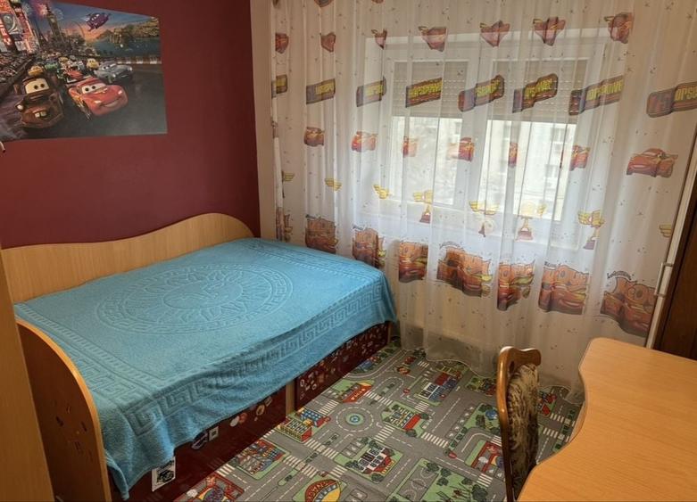 Apartament cu 3 camere decomandat în Micro 20
