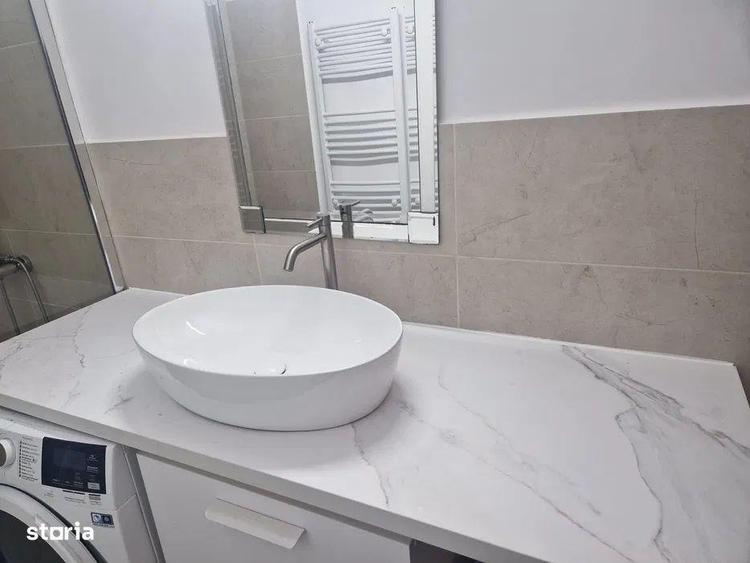 Apartament cu 3 camere decomandat, mobilat în Central
