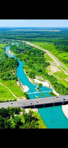 Teren agricol extravilan de 300000 mp, în Florești-Stoenești