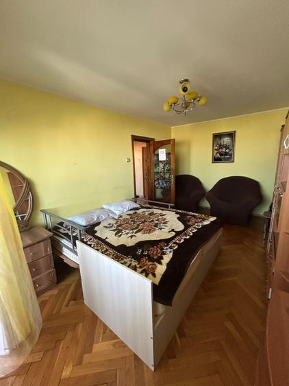 Apartament cu 3 camere decomandat în Mazepa 2