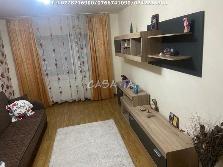 Apartament cu 3 camere decomandat, mobilat în 9 Mai