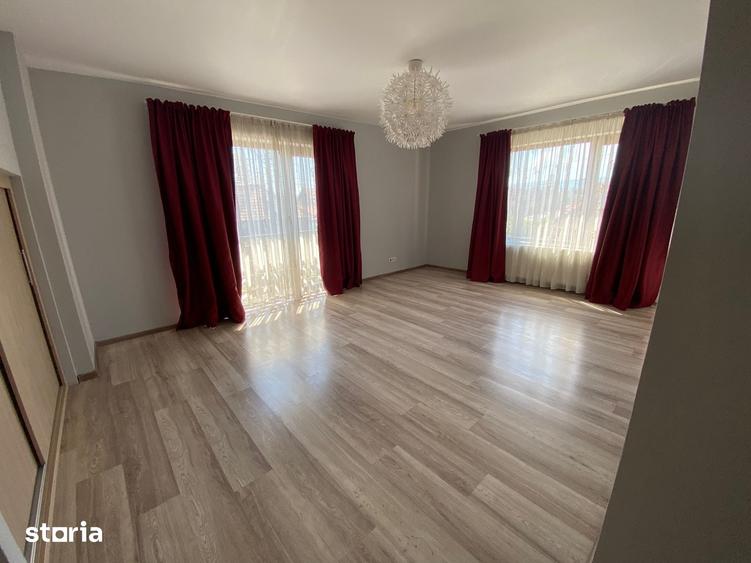 Casă cu 5 camere cu Teren 600 Mp în Someșeni
