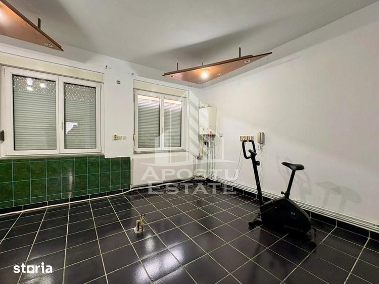 Casă cu 8 camere cu Teren 548 Mp în Fabric