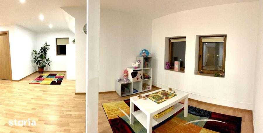 Casă cu 5 camere cu Teren 600 Mp în Lunei