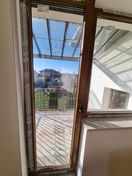 Casă individuală cu 8 camere cu Canalizare în Păulești