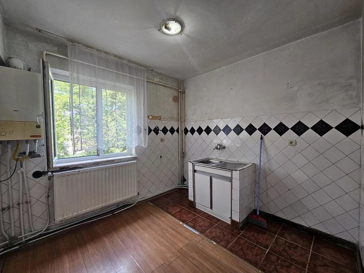 Apartament cu 2 camere semidecomandat în Mihai Eminescu