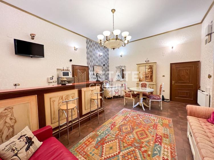Apartament cu 3 camere semidecomandat, mobilat în Ultracentral
