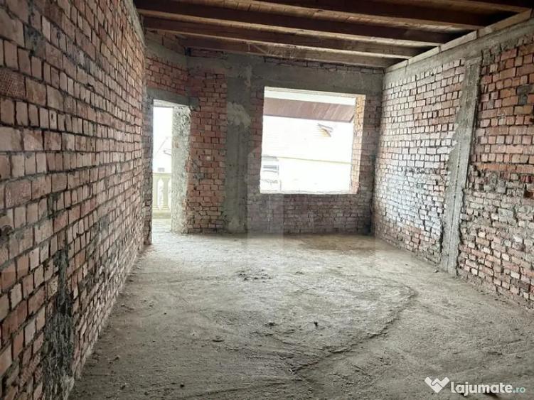 Casă cu 7 camere cu Teren 900 Mp în Dorohoi