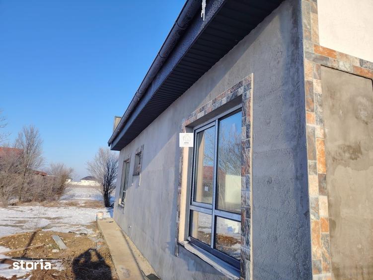 Casă cu 4 camere cu Teren 500 Mp în Periș