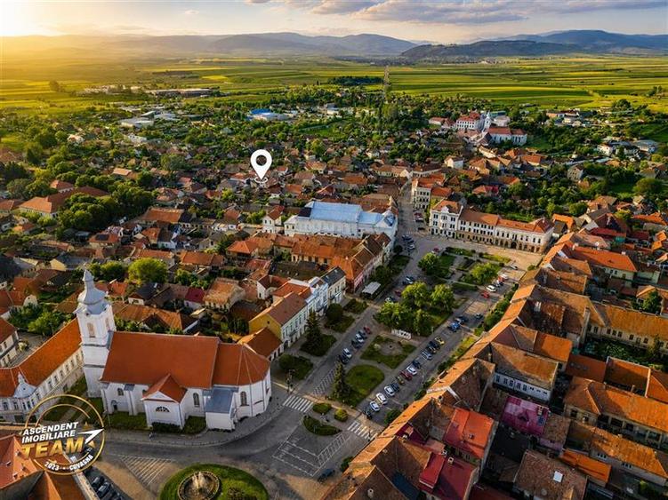 Casă individuală cu 4 camere cu Teren 163 Mp în Central
