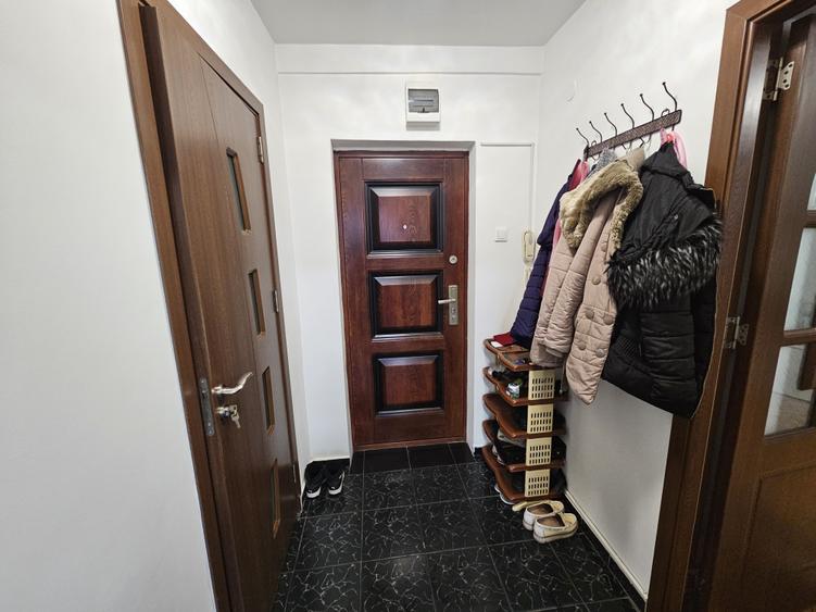 Apartament cu 2 camere semidecomandat, mobilat în Veteranilor