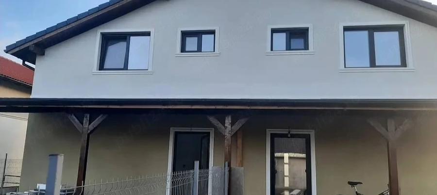 Casă cu Teren 300 Mp în Central