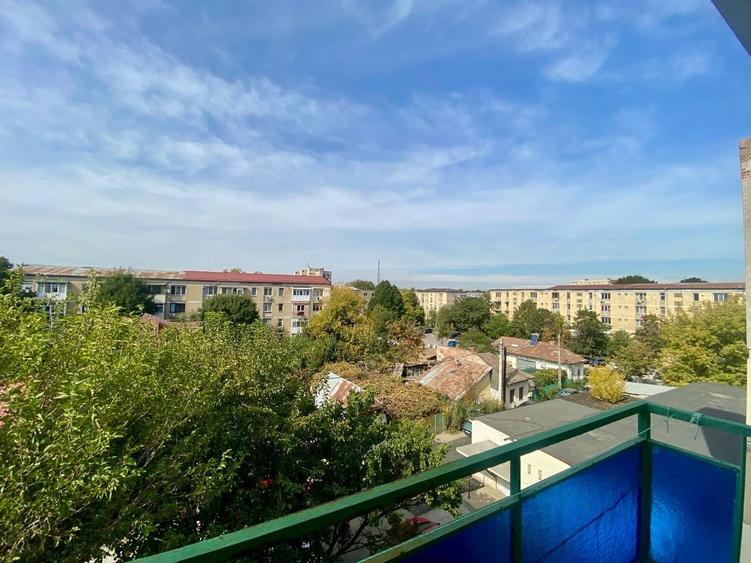 Apartament cu 2 camere semidecomandat în Calea București