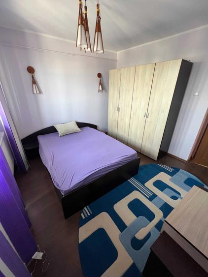 Apartament cu 4 camere decomandat în Central