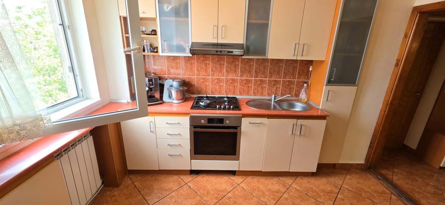 Apartament cu 3 camere decomandat în Cantemir