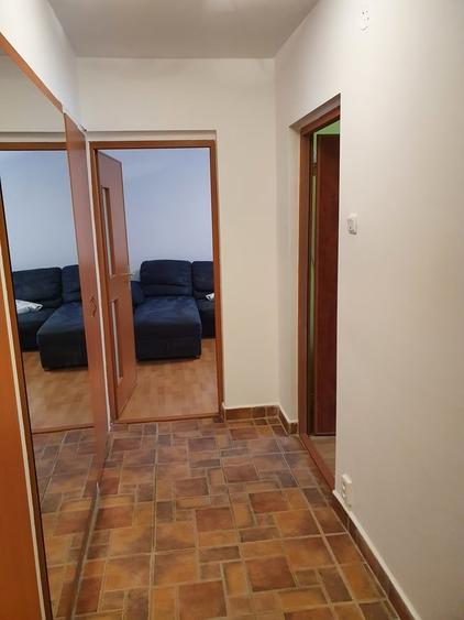 Apartament cu 2 camere decomandat în Titan