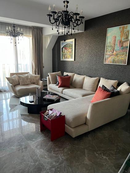 Apartament cu 5 camere decomandat în Kiseleff