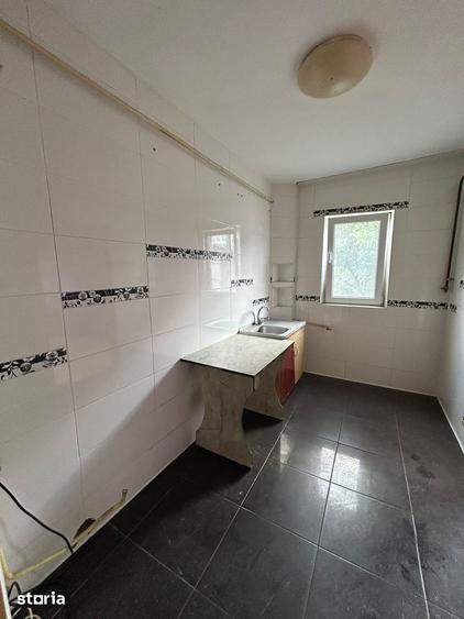 Apartament cu 3 camere in zona Bicaz - 1