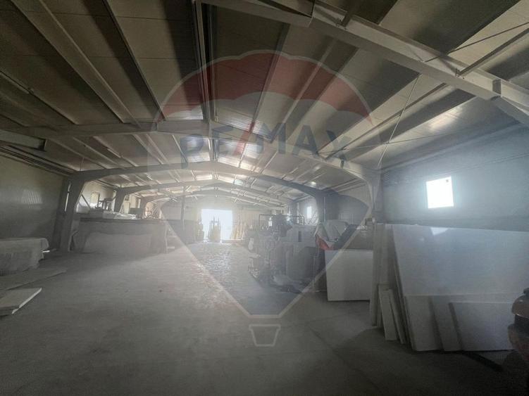 Spațiu industrial, de 740 mp, în Vânători