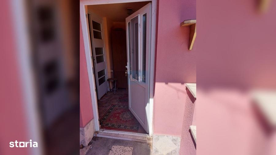 Casă cu 3 camere cu Teren 565 Mp în Piața Centrală