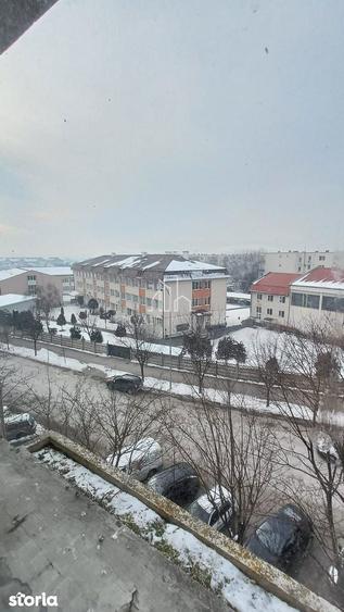 Apartament cu 3 camere decomandat în Unirii