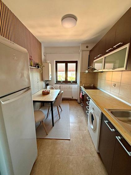 Apartament cu 2 camere decomandat, mobilat în Central
