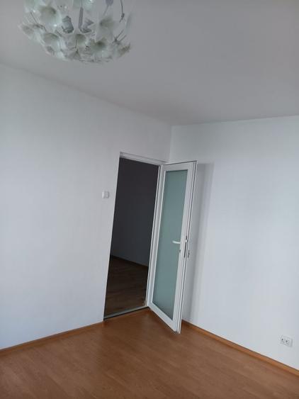 Apartament cu 2 camere decomandat în Smârdan