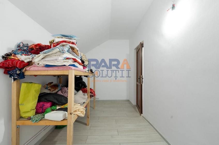 Casă individuală cu 4 camere cu Canalizare în Poienari