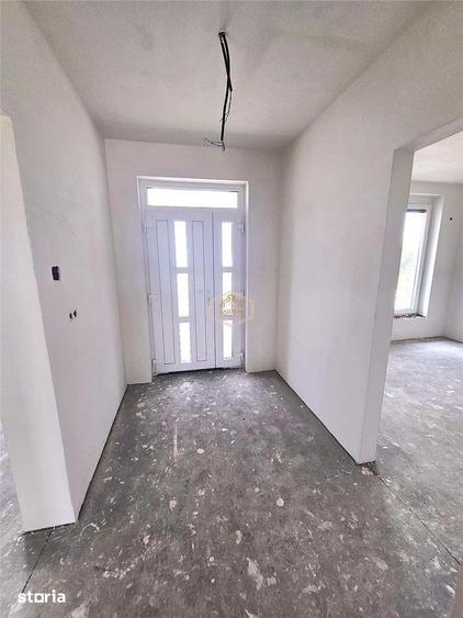 Casă cu 4 camere cu Teren 714 Mp în Burdea