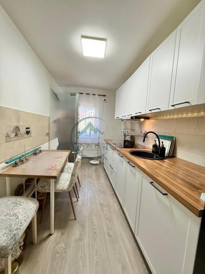 Apartament cu 3 camere decomandat, mobilat în Astra