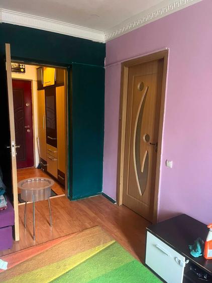 Apartament cu 2 camere semidecomandat în Berceni