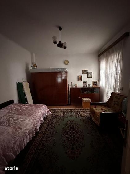 Casă cu 5 camere cu Teren 300 Mp în Ultracentral
