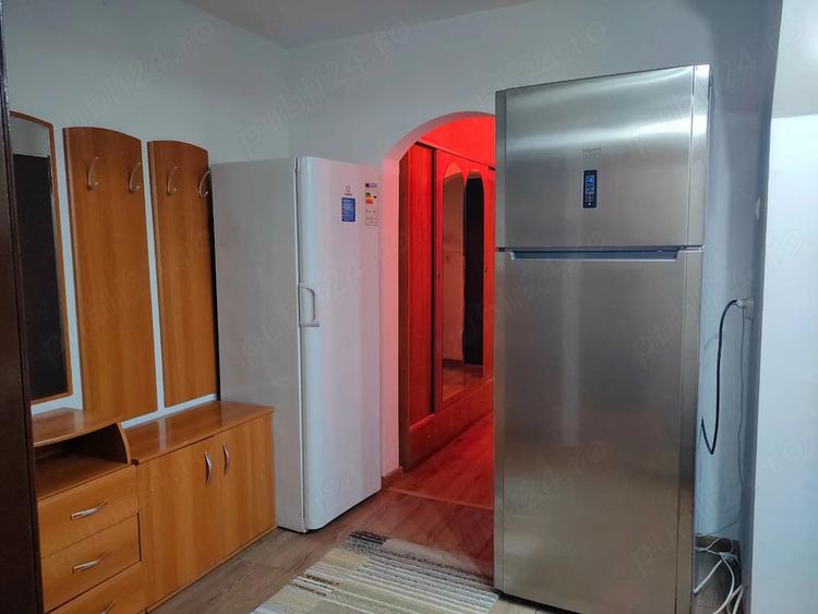 Apartament cu 3 camere decomandat în Central