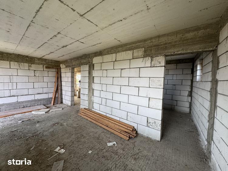 Casă cu 5 camere cu Teren 1088 Mp în Vânătorii Mici