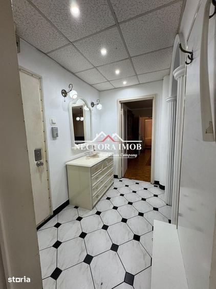 Apartament cu 3 camere în Orașul Nou