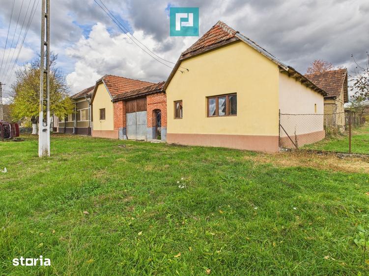 Casă cu 4 camere cu Teren 1080 Mp în Dezna