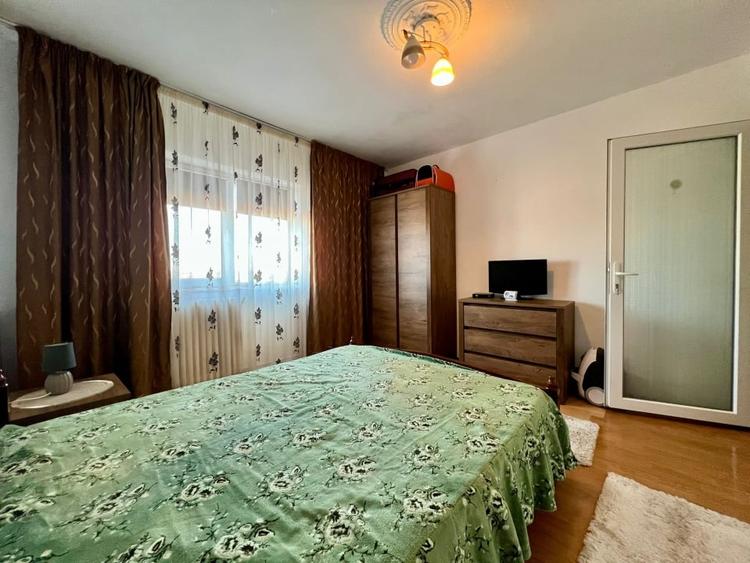 Apartament cu 3 camere decomandat, mobilat în Tecuci