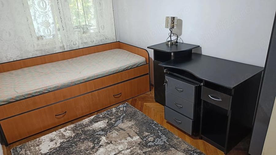 Apartament cu 3 camere decomandat în Dacia