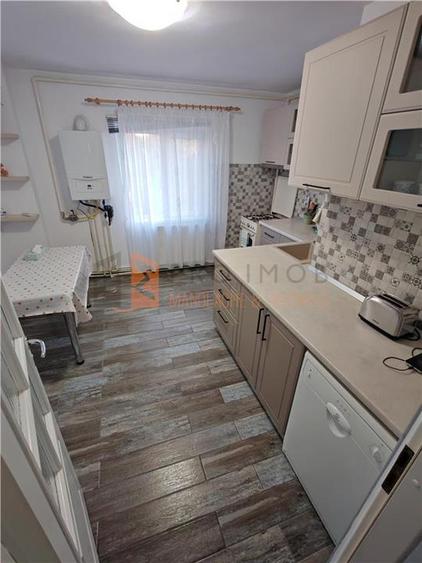 Apartament cu 4 camere decomandat în Dorobanți 2