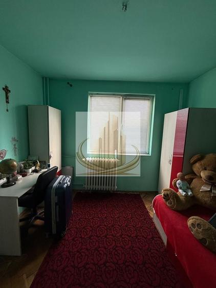 Apartament cu 3 camere decomandat, mobilat în Girocului