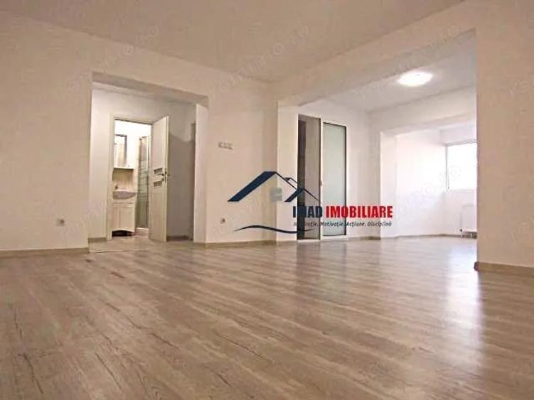Apartament cu 4 camere decomandat în Micro 3